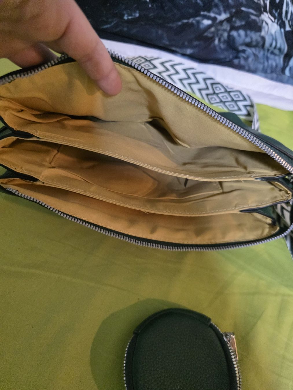 Taschen für Damen: borsa tracolla e borsellino – Gebraucht aus Vevey von aiz_l5m6 1