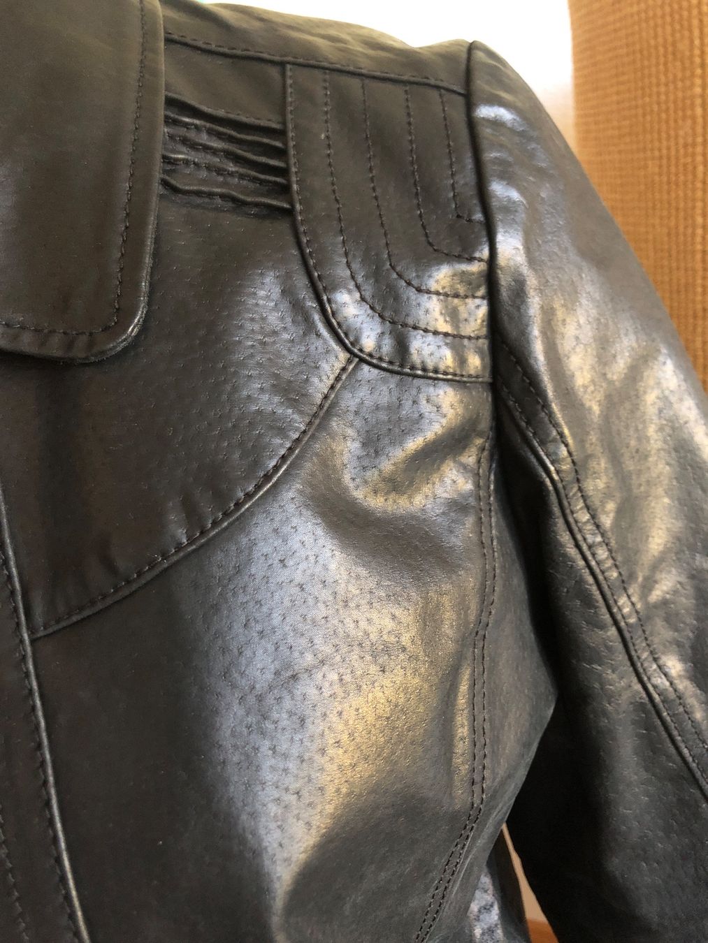 Vestes: Veste en cuir noir – Style – D'occasion à Biel/Bienne par Lianumi 2