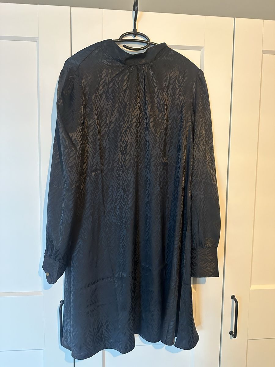 Pieces Kleider: Pieces Kleid Grösse 36 – Gebraucht aus Zürich von millaiana