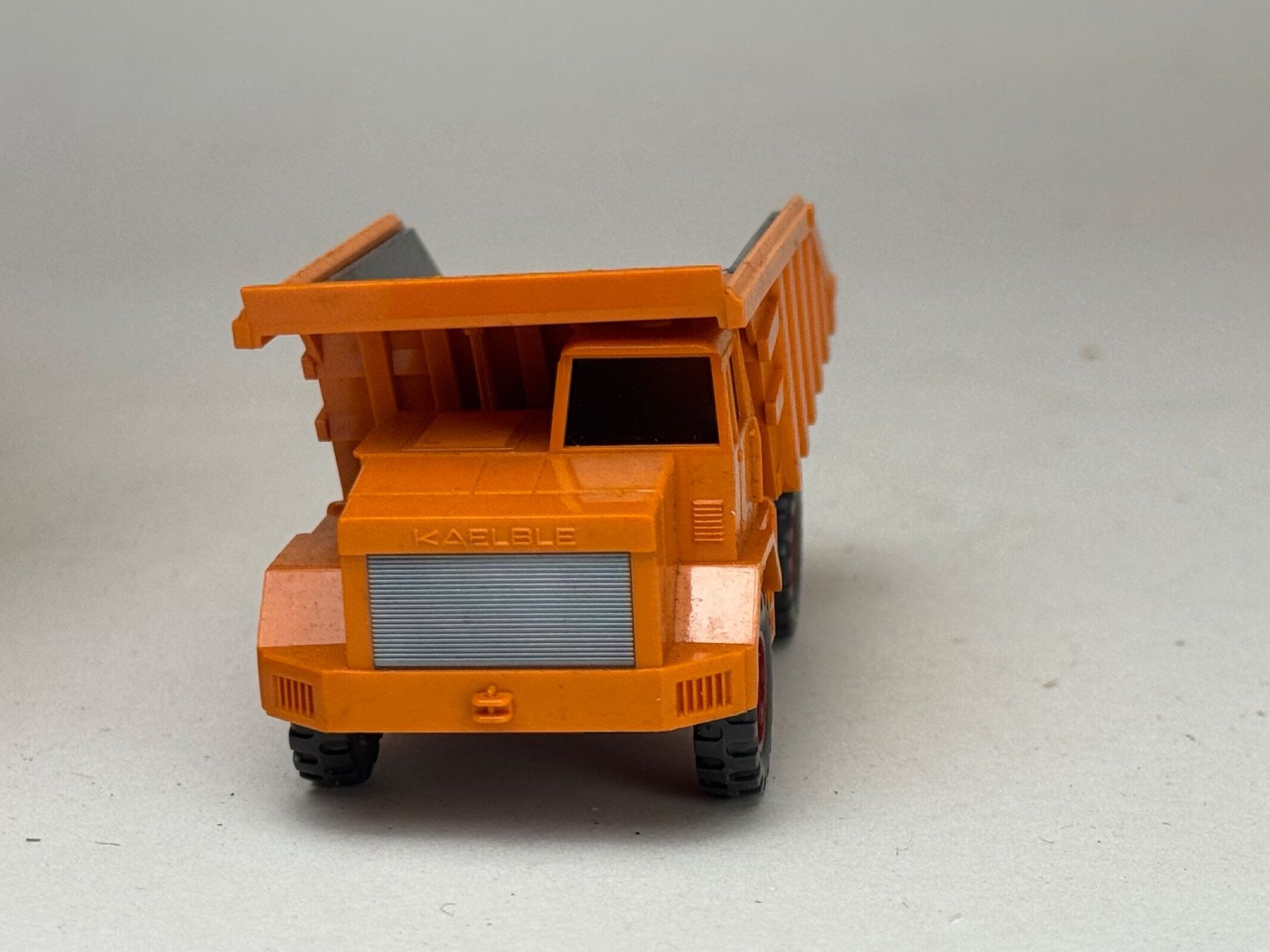 Wiking Modellini d'auto: GB- Wiking Kaelble Kipper orange – Usato da Elm venduto da Wikmtz 3