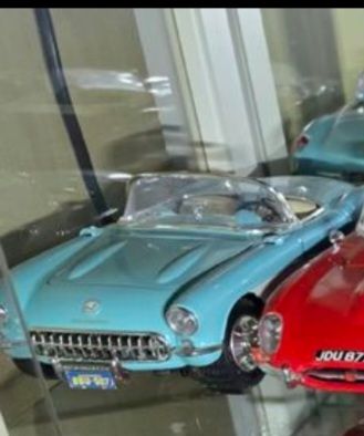 Modellbausätze & Standmodelle: Auto Sammlung 1/18 – Gebraucht aus Lausen von FUNNYGAMES