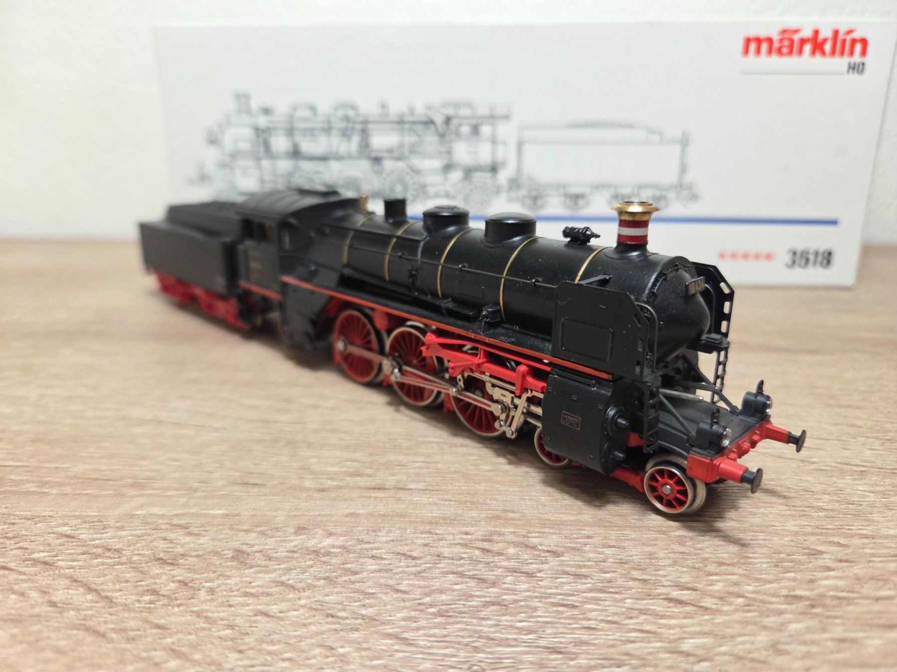 Märklin Modellini di ferrovie: Märklin 3518 Dampflok BR 18 DRG H0 – Usato da St-Aubin-Sauges venduto da Lo_Go 2