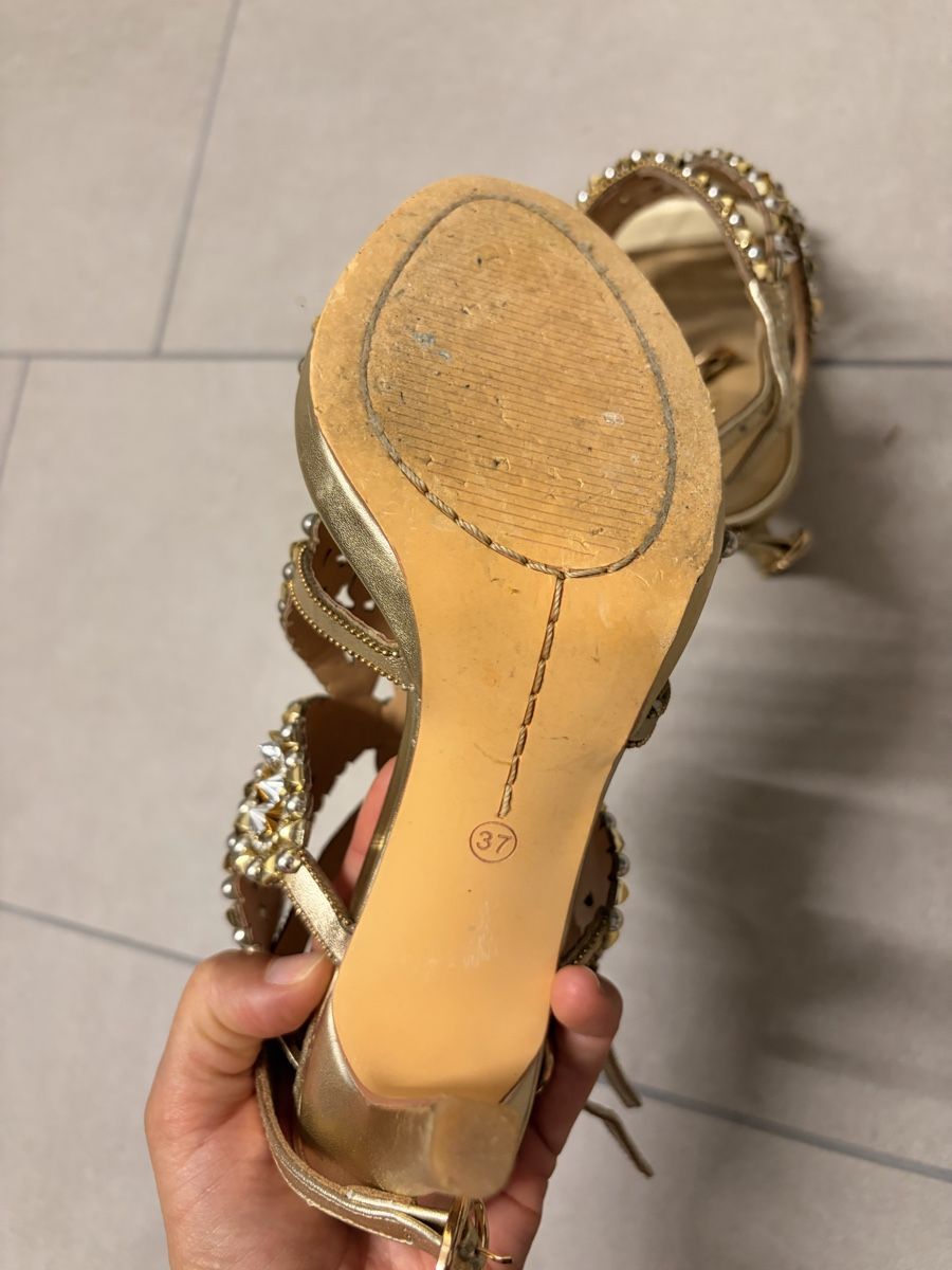 Scarpe da donna: Goldene High Heels Gr. 37 – Usato da St. Gallen venduto da flo_dpy9 2