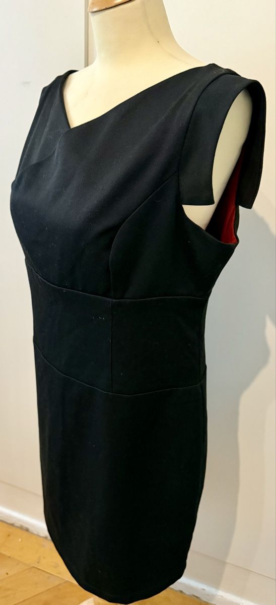 Robes: Robe noire courte – D'occasion à Le Locle par tchanatakoua 5