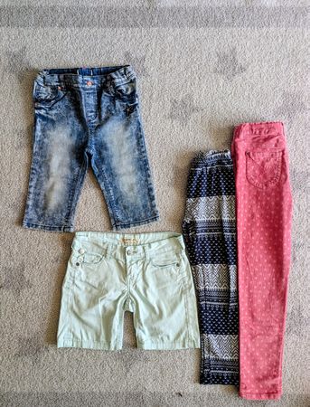 🌸 Hosen/ Shorts Gr. 134/140 🌸