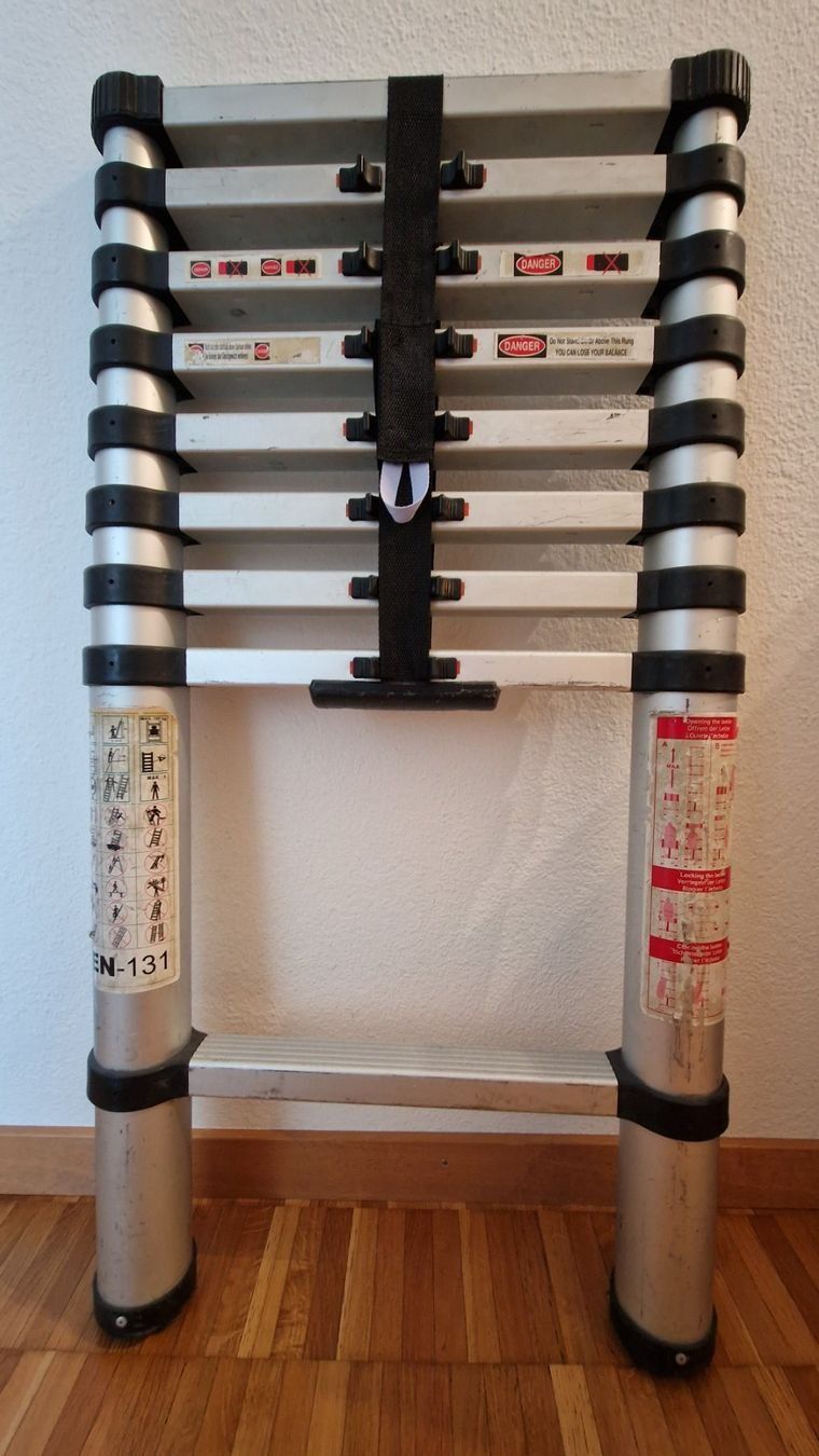Scale: Teleskopleiter Leiter 260 cm – Usato da Zürich venduto da dojoal64