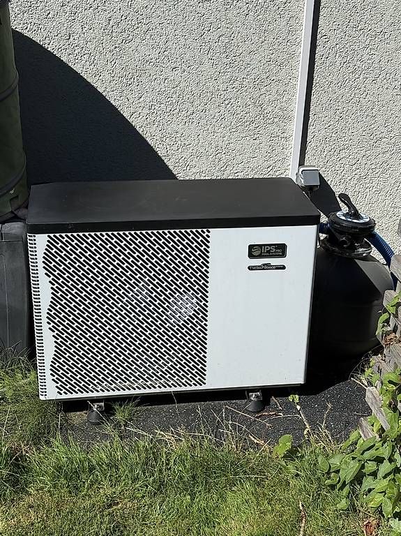 Radiatori: Wärmepumpe IPS-140MAX – Usato da Staad SG venduto da met_k62l