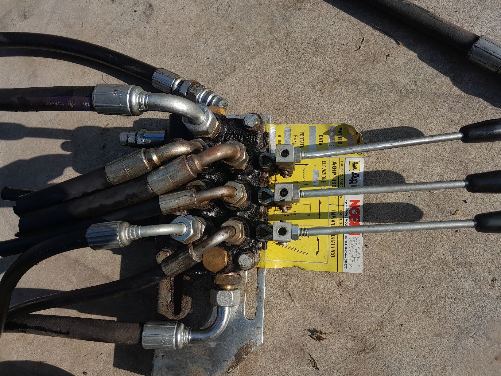 Trattori: Hydraulik Steuergeräte  – Usato da Gondiswil venduto da Beatrix73 2