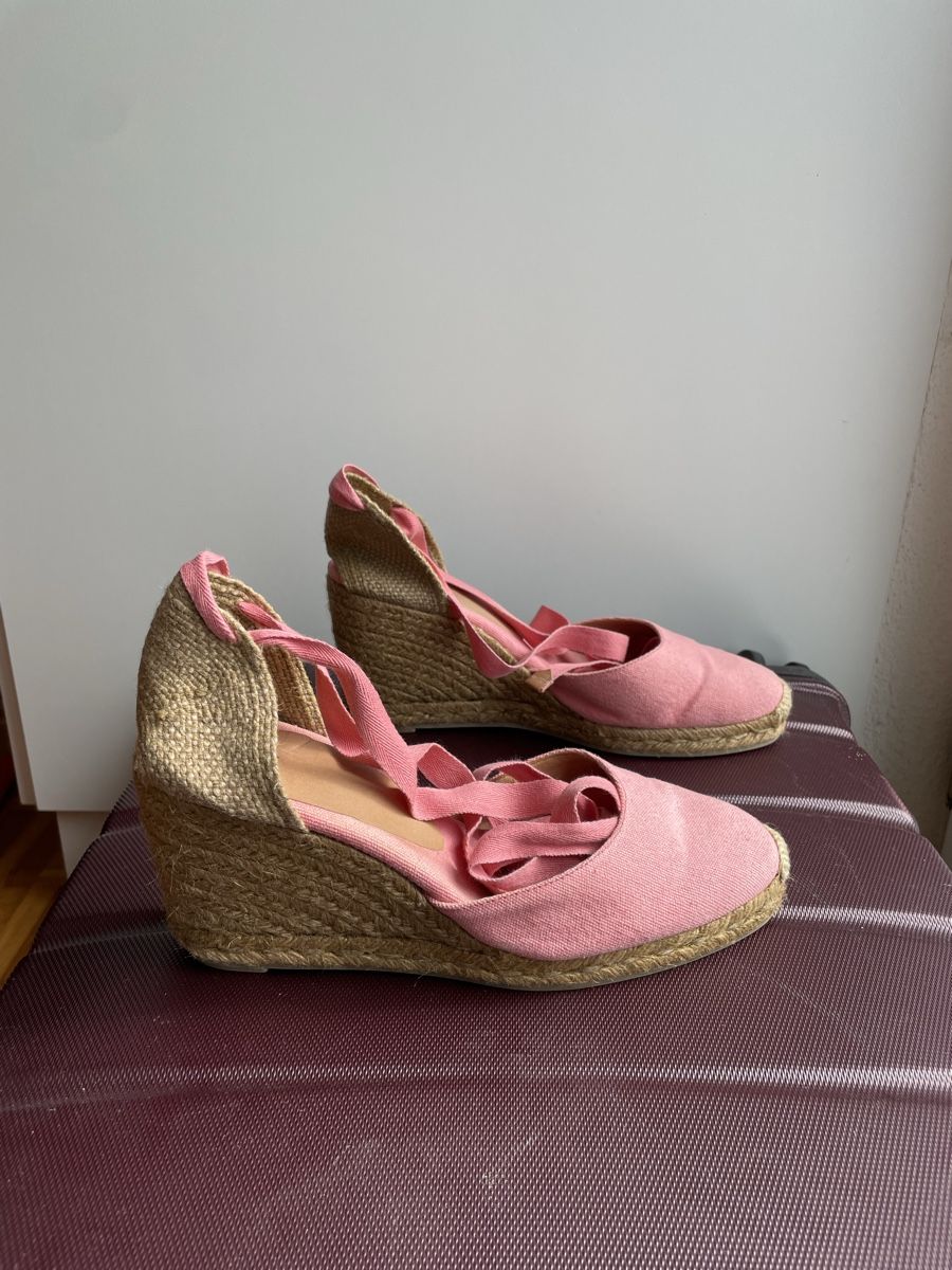 Damenschuhe: Keilabsatz Sandalen Gr. 40 – Gebraucht aus Lengnau BE von DieBiene8