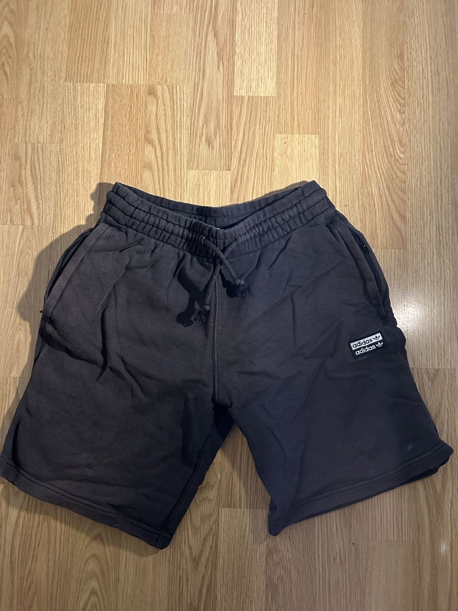 Adidas Hosen: Adidas Shorts – Gebraucht aus Reinach BL von the_9lwh