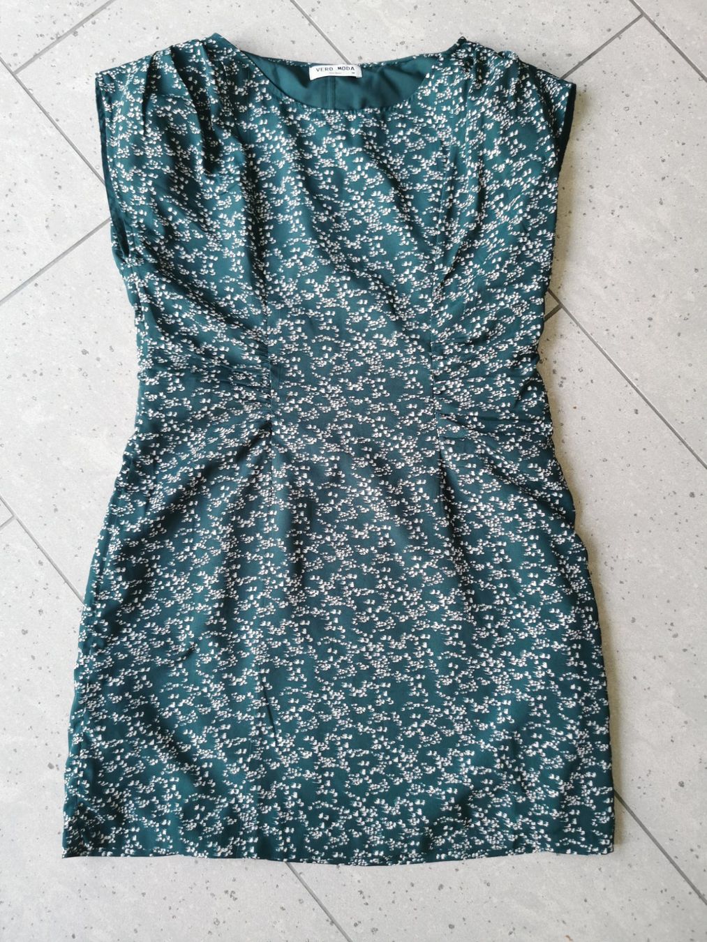 Robes: Grünes Kleid, Gr. 40, Vera Moda – Neuf (Voir description) à Malters par Wahni81