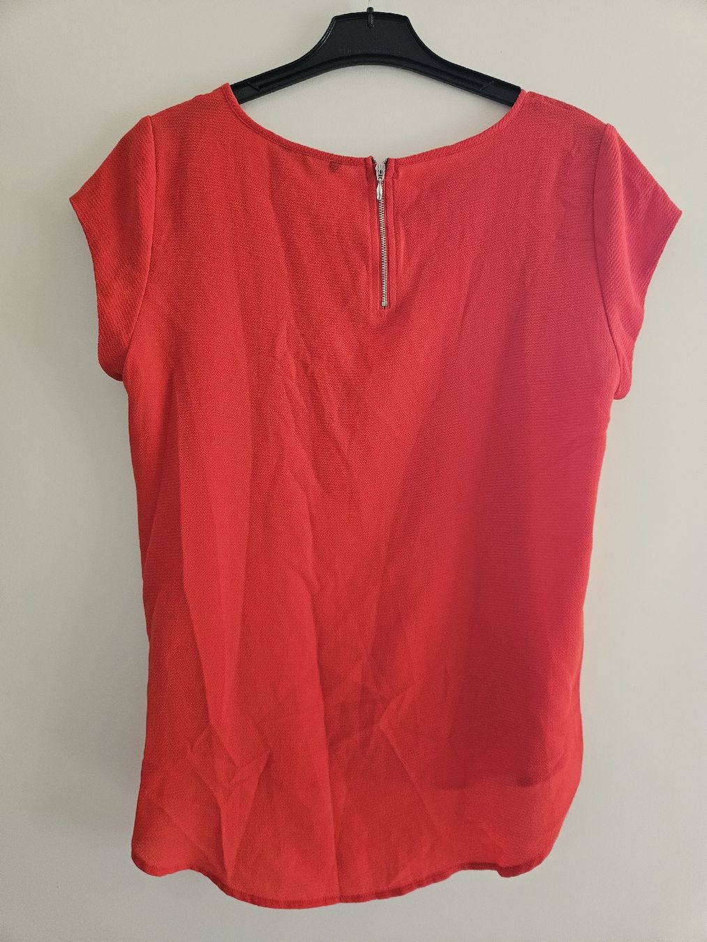 Only T-shirt: T-Shirt von Only in rot – Nuovo (secondo la descrizione) da Ebikon venduto da SecondChance_byM 1