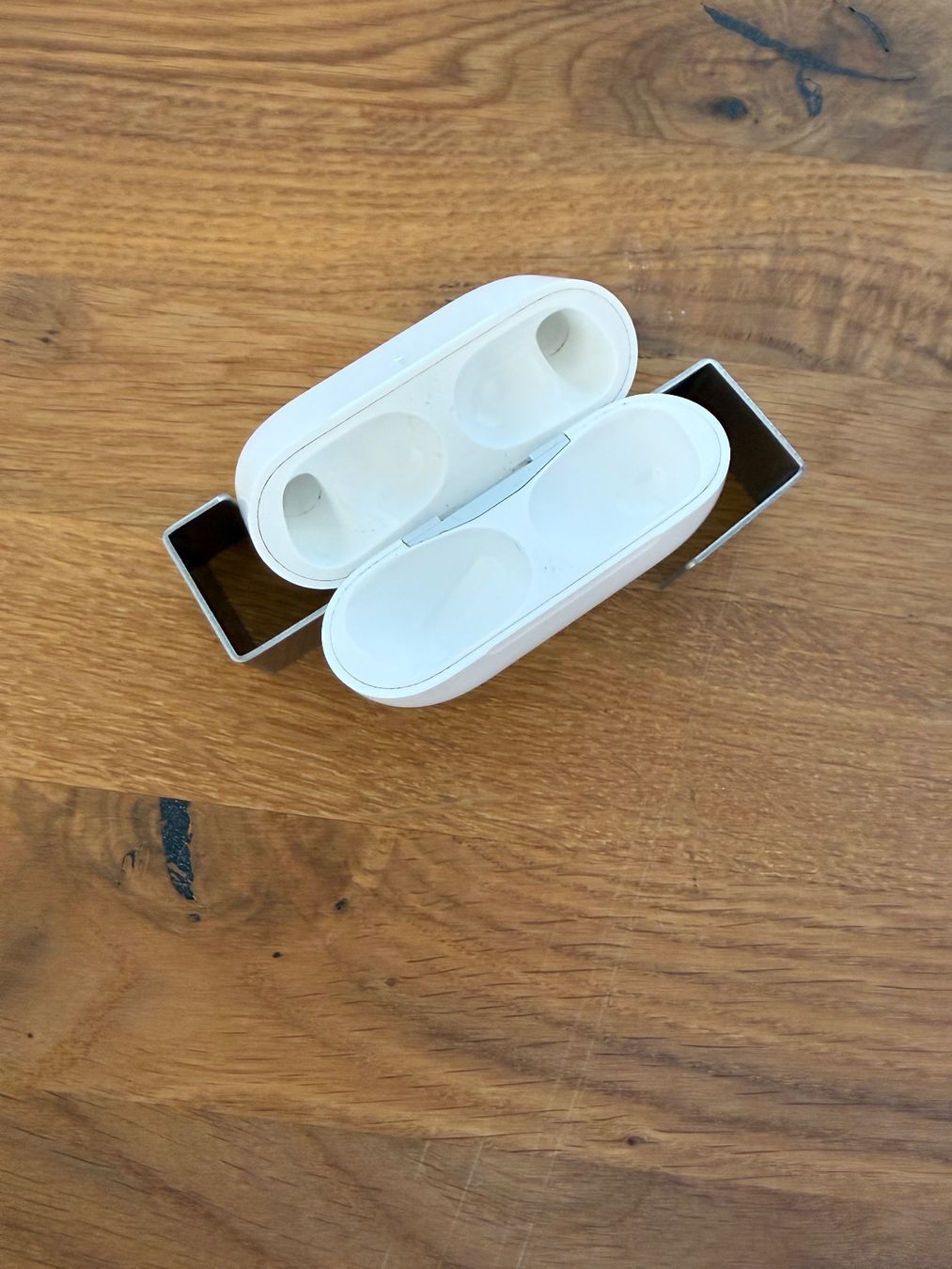 Apple Kopfhörer: APPLE AirPods Pro 1 Charging Case – Gebraucht aus Lausanne von Nine1982 2