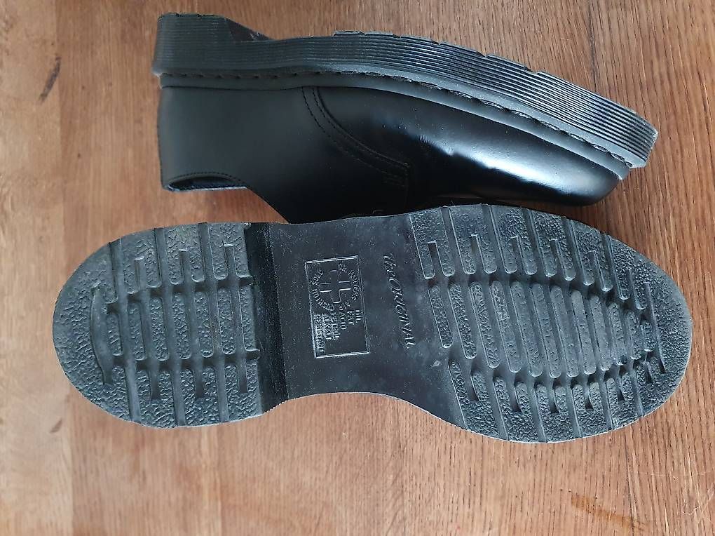 Scarpe da donna: Doc Martens gr 39 – Usato da Olten venduto da stritten 3