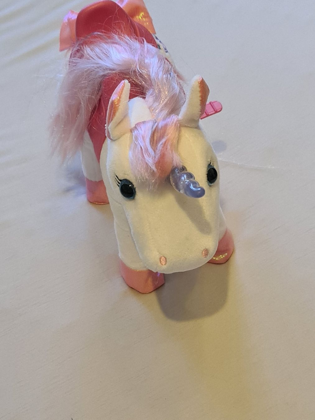 Giocattoli: Plüschtier Einhorn mit Batterie  – Usato da Thun venduto da erh_fs86 2
