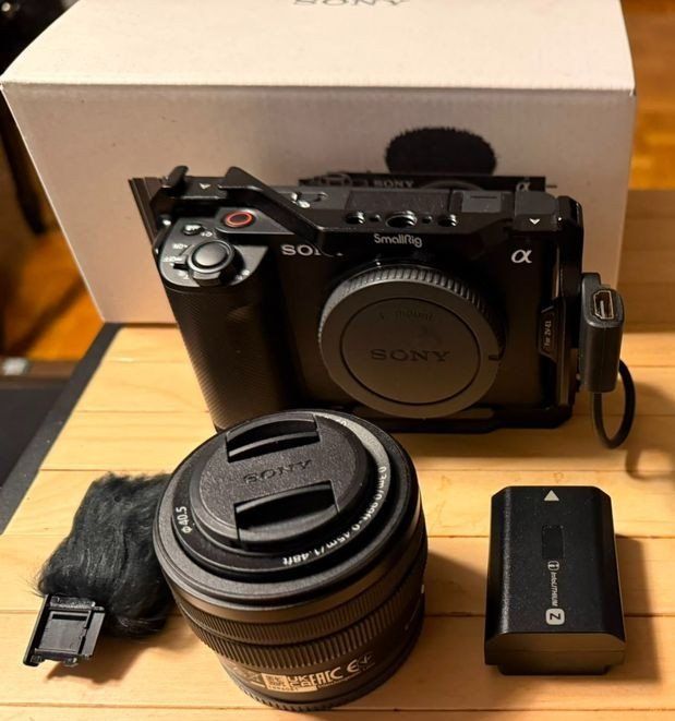 Sony Videocamere: Sony ZV-E1 + FE 28-60mm + Cage SmallRig – Usato da Lausanne venduto da Rb2019 1