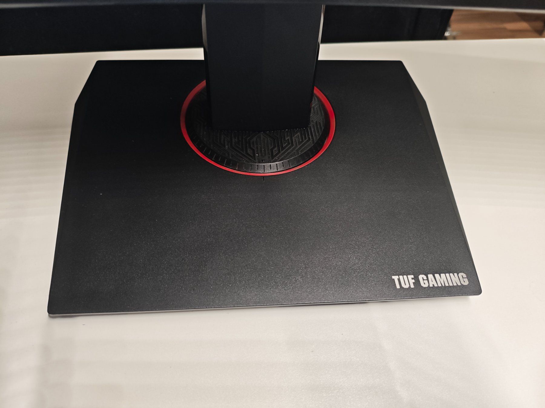 Asus Monitor: ASUS TUF Gaming Bildschirm Curved 32 – Usato da Dübendorf venduto da tho_v2cs 5