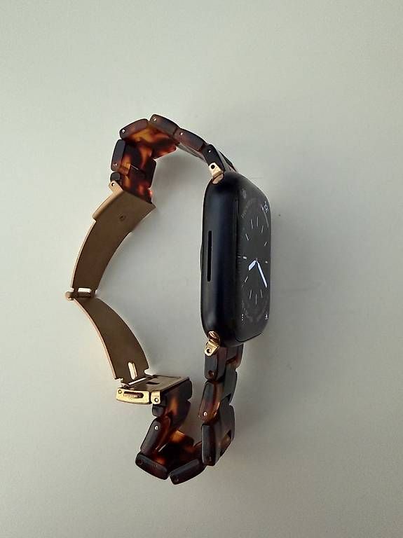 Apple Smartwatch: Apple Watch Series 9 GPS 45 mm – Usato da Luzern venduto da lea_lg2v 2