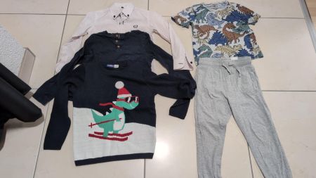Lot d'habits enfant 110-116 (garçon - 34 pièces)