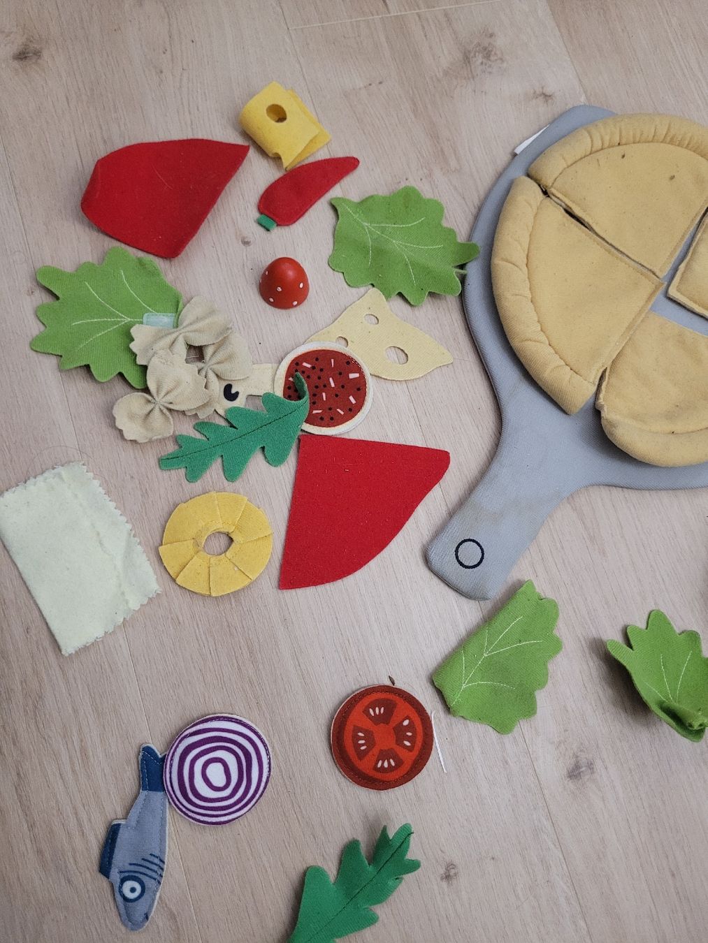 Spielzeuge: Zunehör Küche Pizza – Gebraucht aus Lupsingen von sta_wgg5 2
