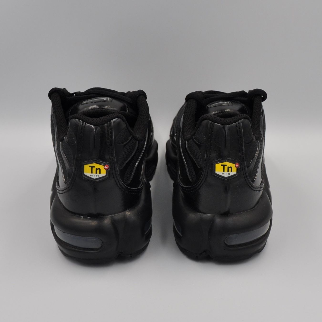 Nike Scarpe da uomo: Nike Air Max Plus TN Black 46 – Nuovo e nell'imballaggio originale da Bern venduto da SneakerheavenLT 5