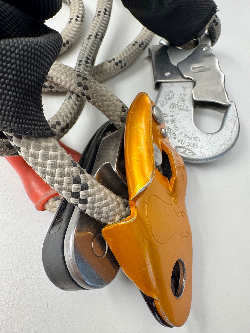 Petzl Kletterausrüstungen: Petzl GRILLON HOOK 2 m Occasion – Gebraucht aus Rothenthurm von WalterliTell 3