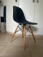 Chaise Vitra fibre de verre DSW