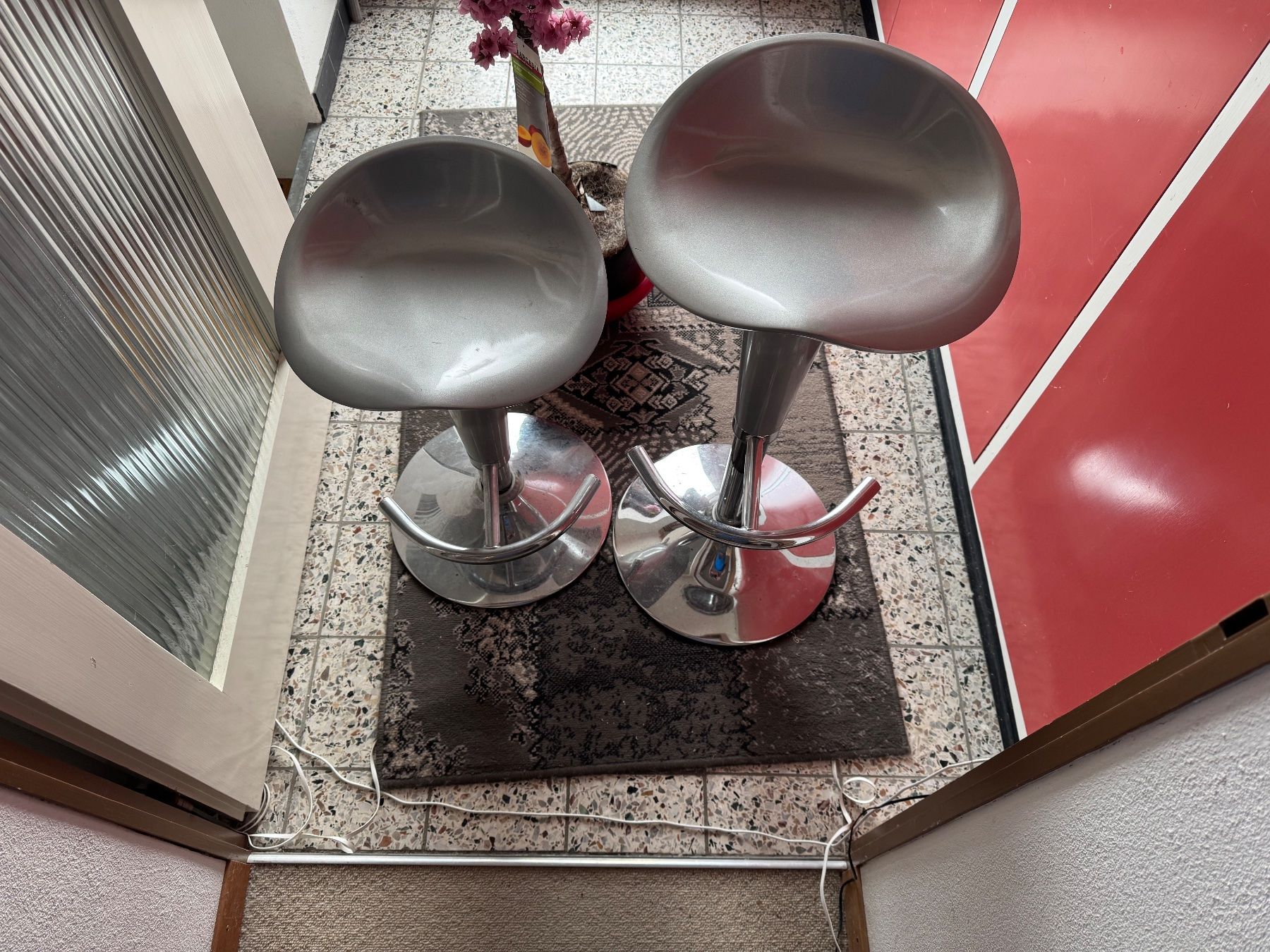 Tabourets: 2 Tabourets de bar (hauteur modifiable) – D'occasion à Kehrsatz par cashswiss2