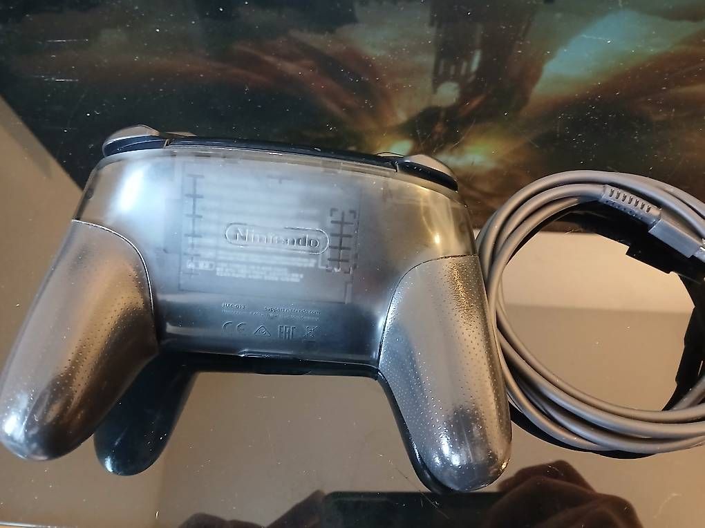 Nintendo Konsolen: Original Nintendo Switch PRO Controller – Gebraucht aus Landquart von PapaG 1