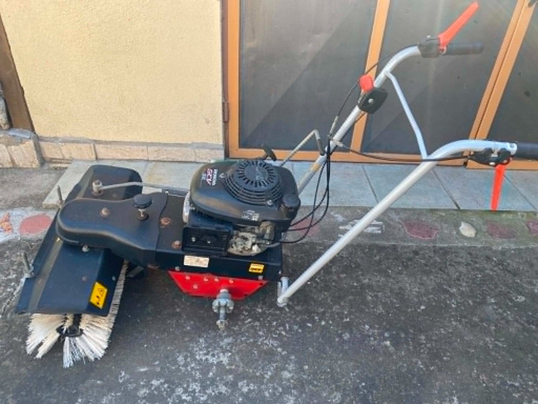 Honda Tutte le macchine: Honda Benzin Kehrmaschine – Usato da Allschwil venduto da mick-fed 1