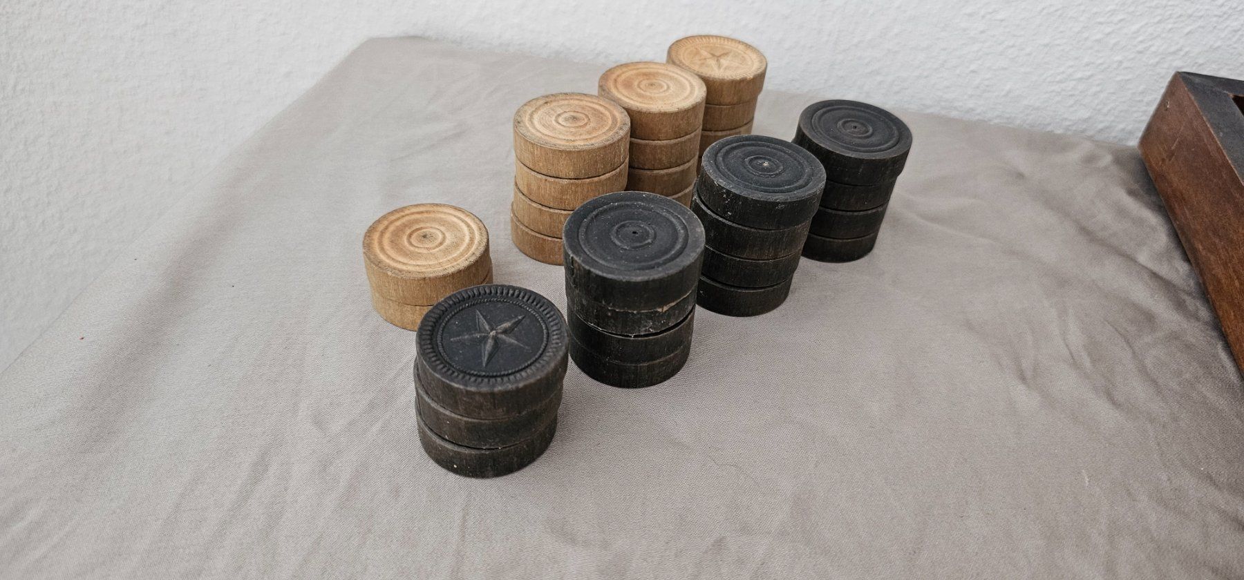 Giochi: Antikes Schachbrett Holz Pintoy & Backgammon / Mühle – Usato da Pfäffikon ZH venduto da eric0113 6