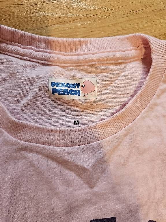 T-Shirts: Rosa Shirt ' not a hugger' – Neu (gemäss Beschreibung) aus Zürich von leonard014 1