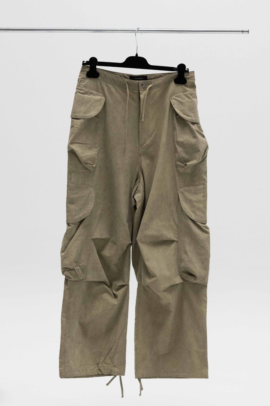 Pantaloni: Entire Studios Oversized Cargo Pants – Usato da Zürich venduto da car_8ggm