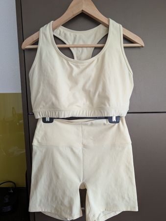 Yoga Set buttergelb Grösse L