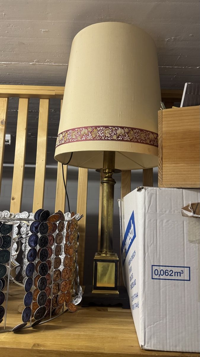 Lampade: Alte Stehlampe  – Usato da Steinhausen venduto da Muulwurf