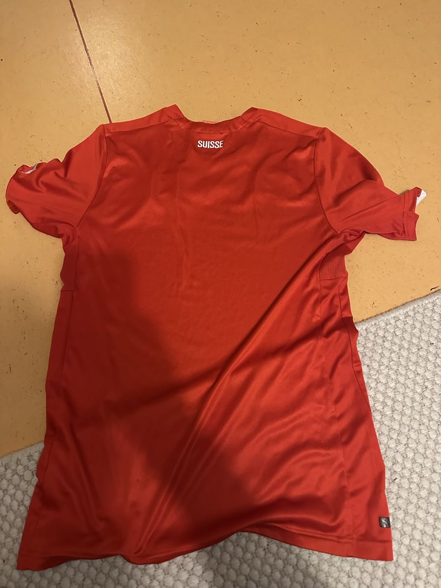 Schweizer Nati Canottiere & Pantaloni: Schweizer Nati Trikot  – Usato da Winterthur venduto da Eiszweidrue 1