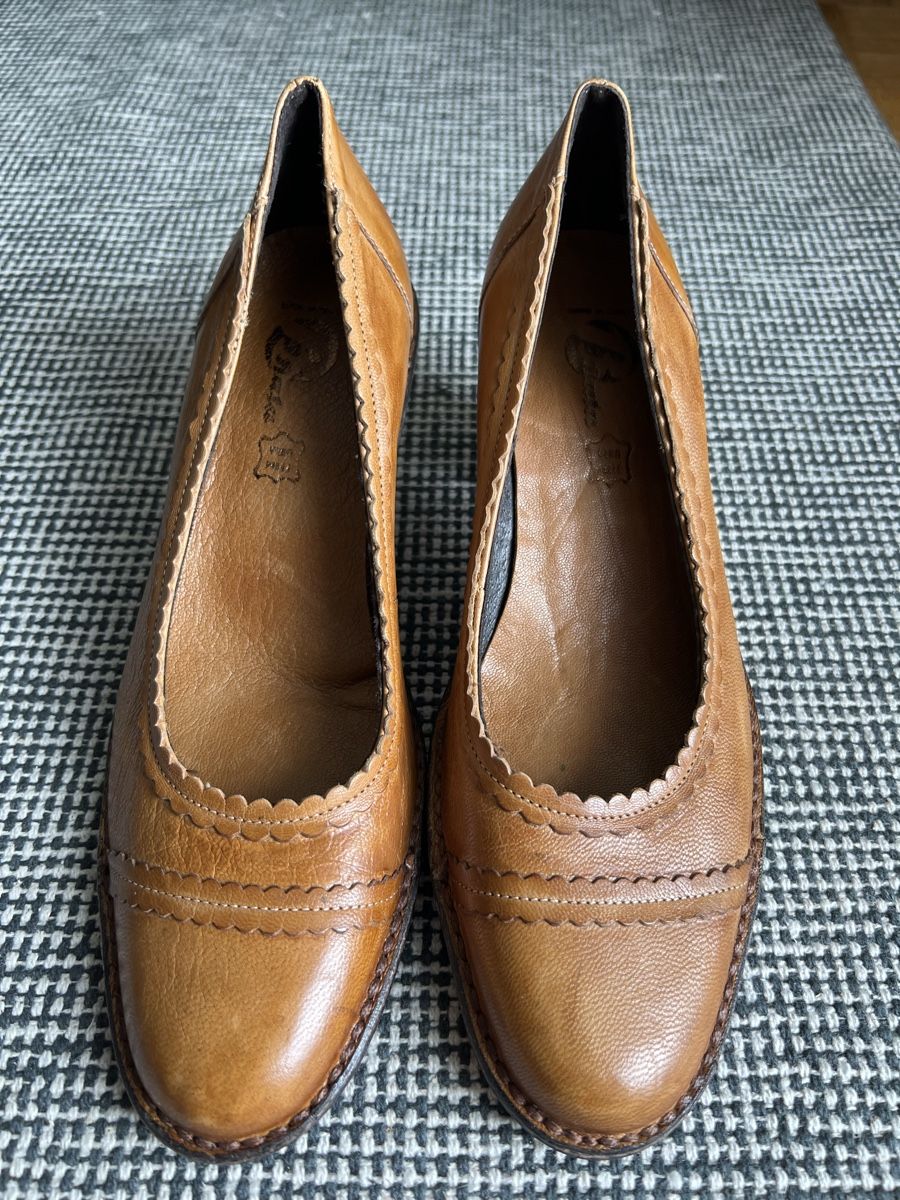 Damenschuhe: Vintage brown Leather pumps size 37 – Gebraucht aus Zürich von dor_9l9g