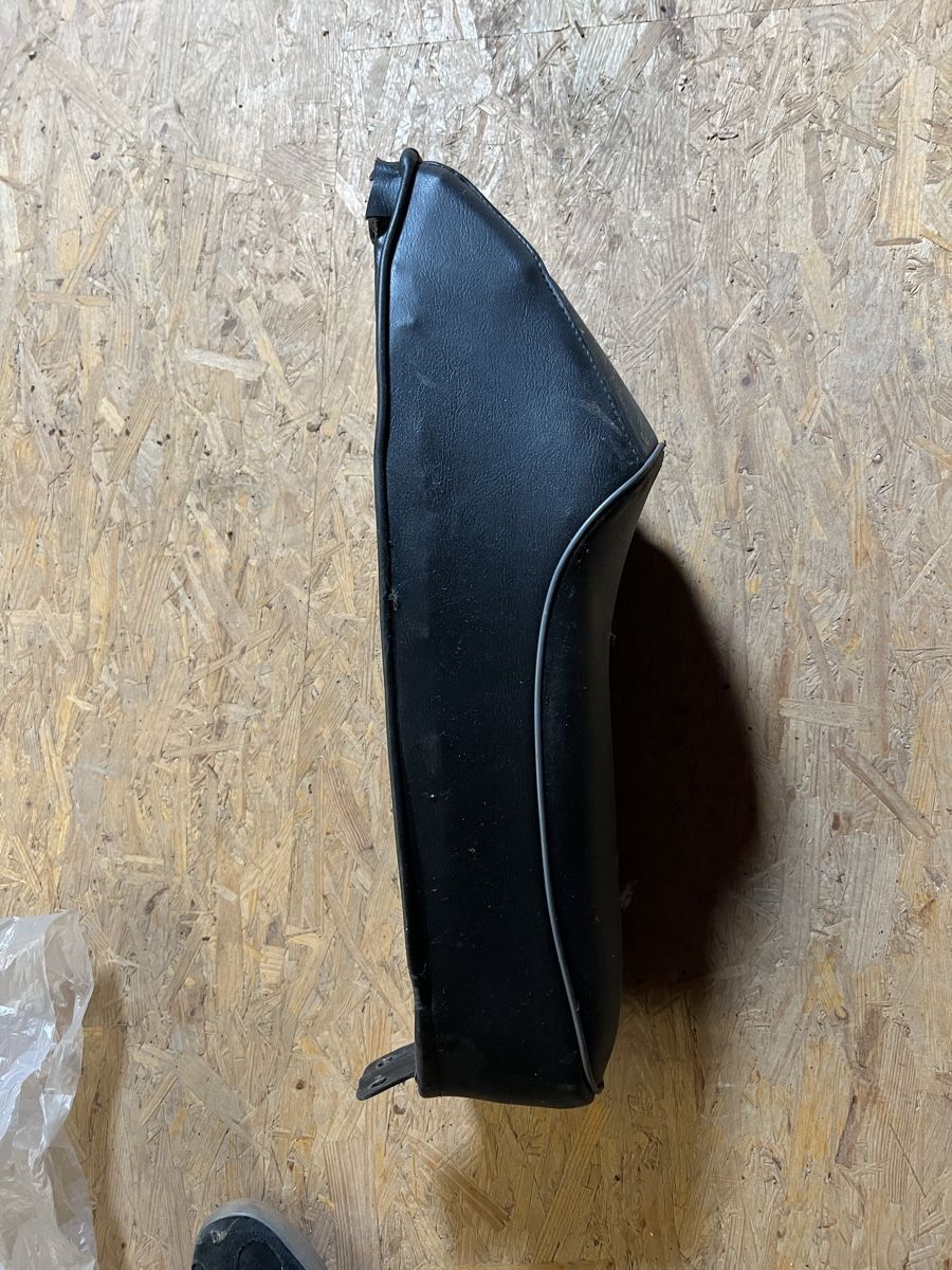 Vespa Tutti pezzi di ricambio per scooter: Vespa 50 Special Sitzbank – Usato da Binningen venduto da Giusi. 1