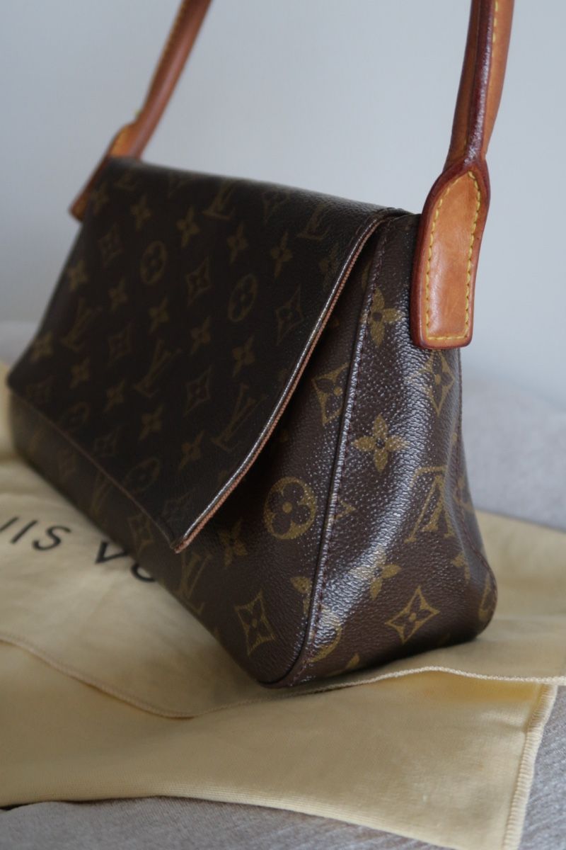 Louis Vuitton Sacs femmes: Louis Vuitton Mini Looping – D'occasion à Zürich par mad_2dwc 2