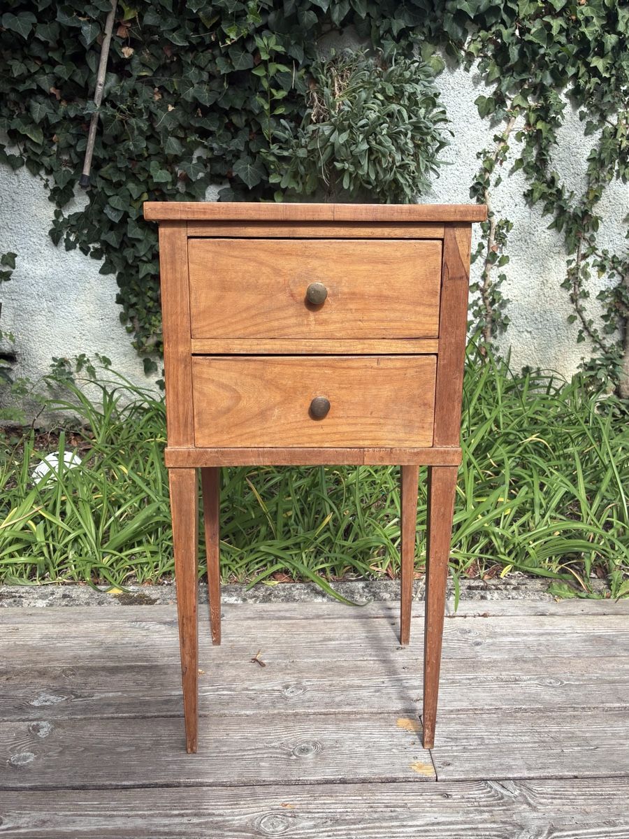Nachttische: Table de nuit – Gebraucht aus Delémont von Jinjule