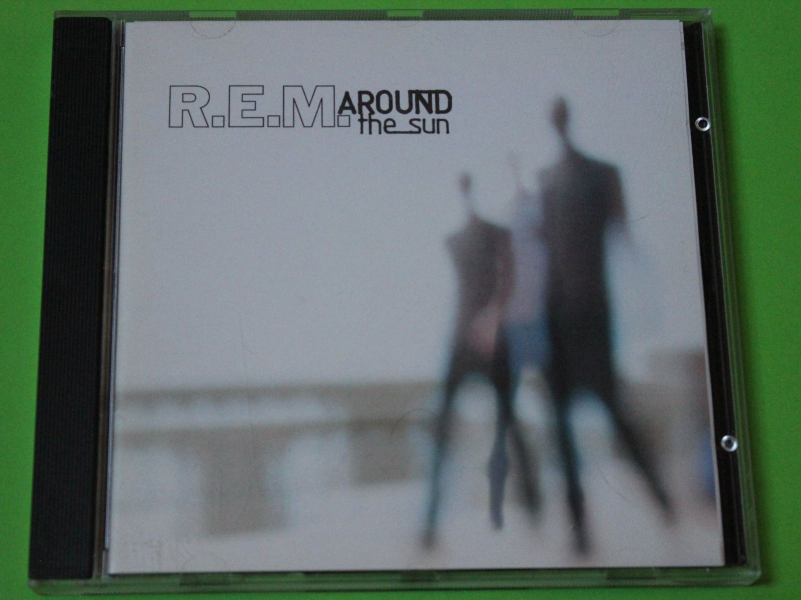 CD: R.E.M. - AROUND THE SUN CD 2004 – Usato da Tübach venduto da JamesStone 1
