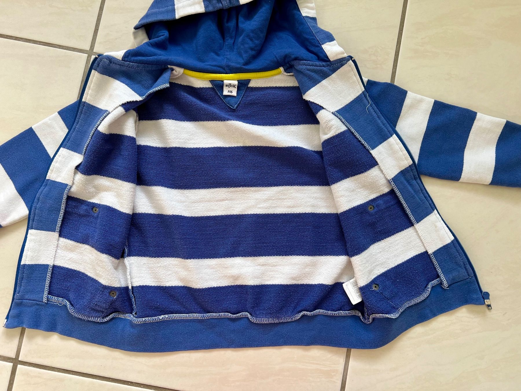 Giacche: Sweatjacke Hoodie 116 – Usato da Lupsingen venduto da Aniorek 3