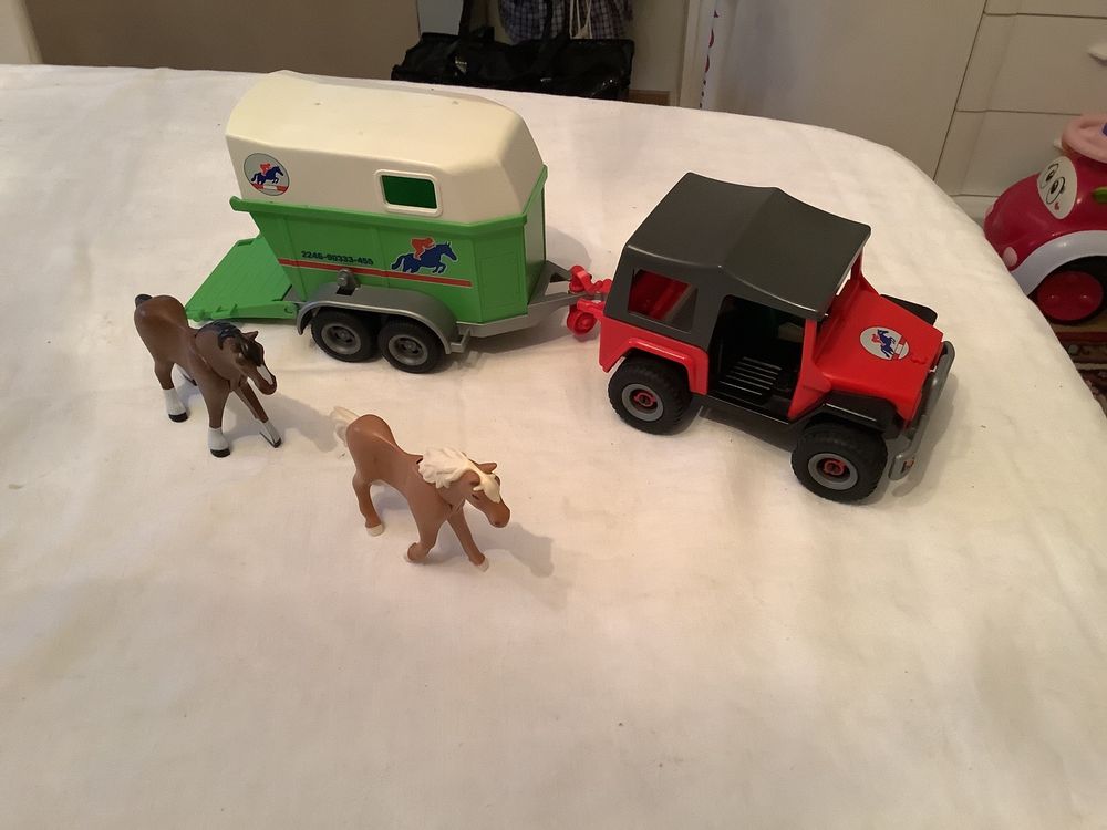 playmobil Jeep mit Pferdeanhänger und 2 Pferde Kaufen auf Ricardo