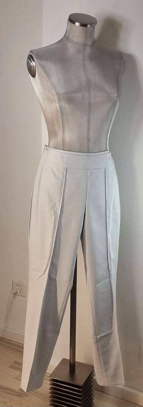 S.Oliver Hosen: 38 M S.OLIVER hellgraue Bundfaltenhose slimfit stretch – Neu (gemäss Beschreibung) aus Dürnten von Bachtelsurfer 3