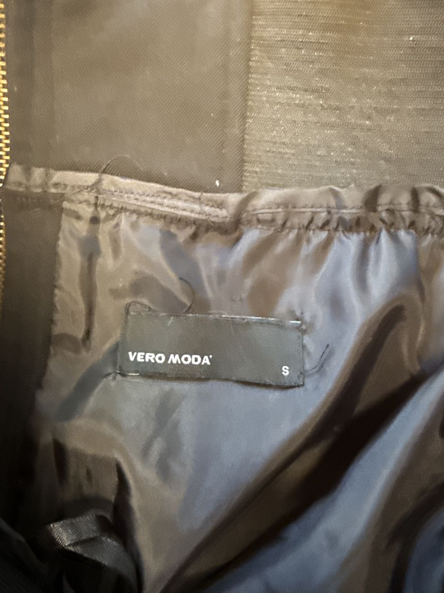 Vero Moda Gonne: Damen Minirock schwarz Gr. S – Usato da Rohr b. Olten venduto da -FaLu- 4