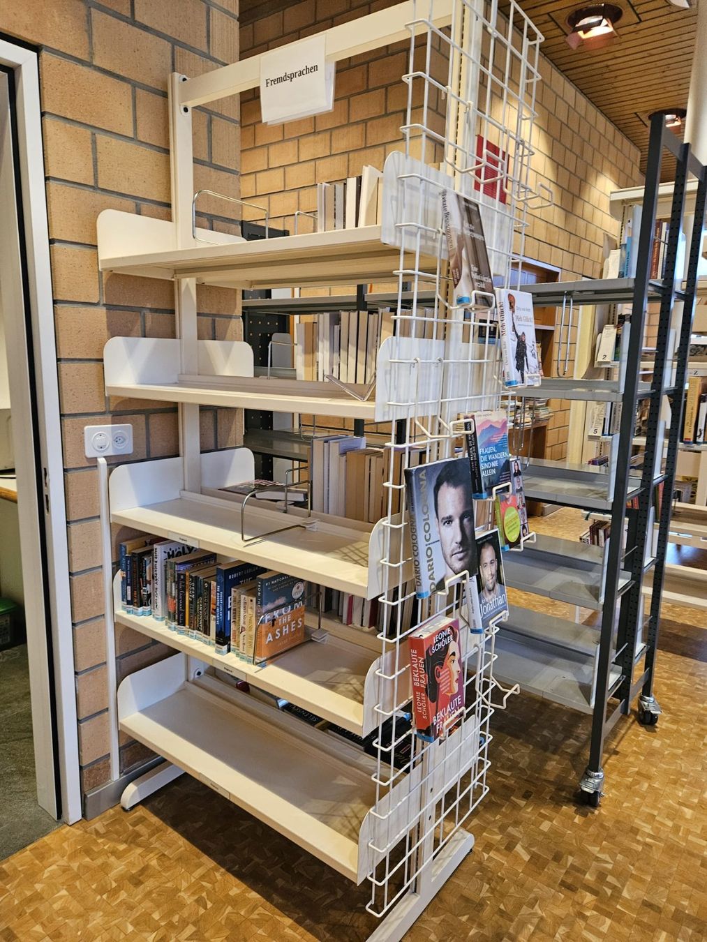 Scaffali: Bibliotheksregal Metall weiss modular – Usato da Turgi venduto da Brownie1972 1