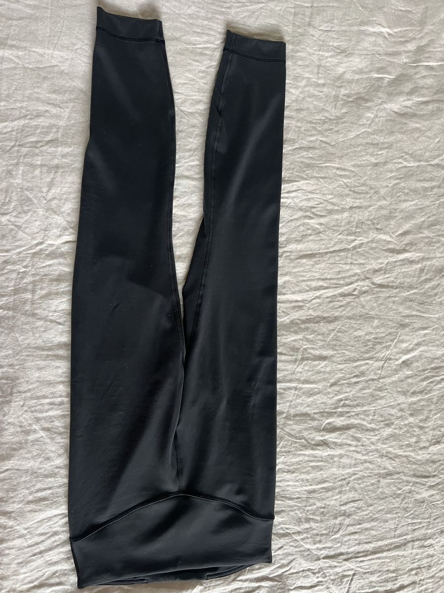 Lululemon Leggings: Lululemon Wunder Under SmoothCover Highrise Tight 64cm – Usato da Zürich venduto da caro.ha.