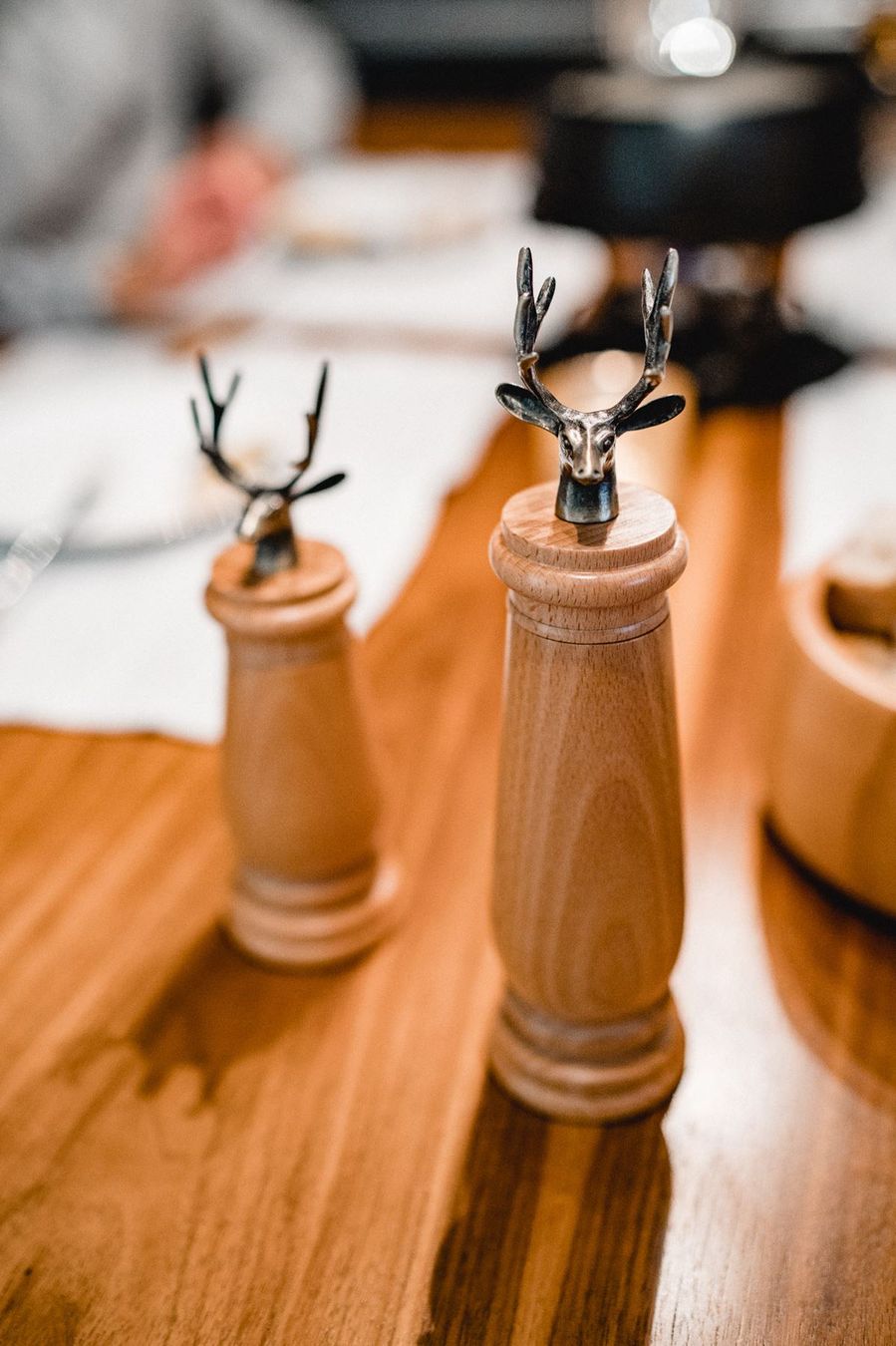 Elettrodomestici da cucina: Holz Pfeffer- & Salzmühle "Hirsch" gross – Nuovo e nell'imballaggio originale da Wettingen venduto da kochshop 4