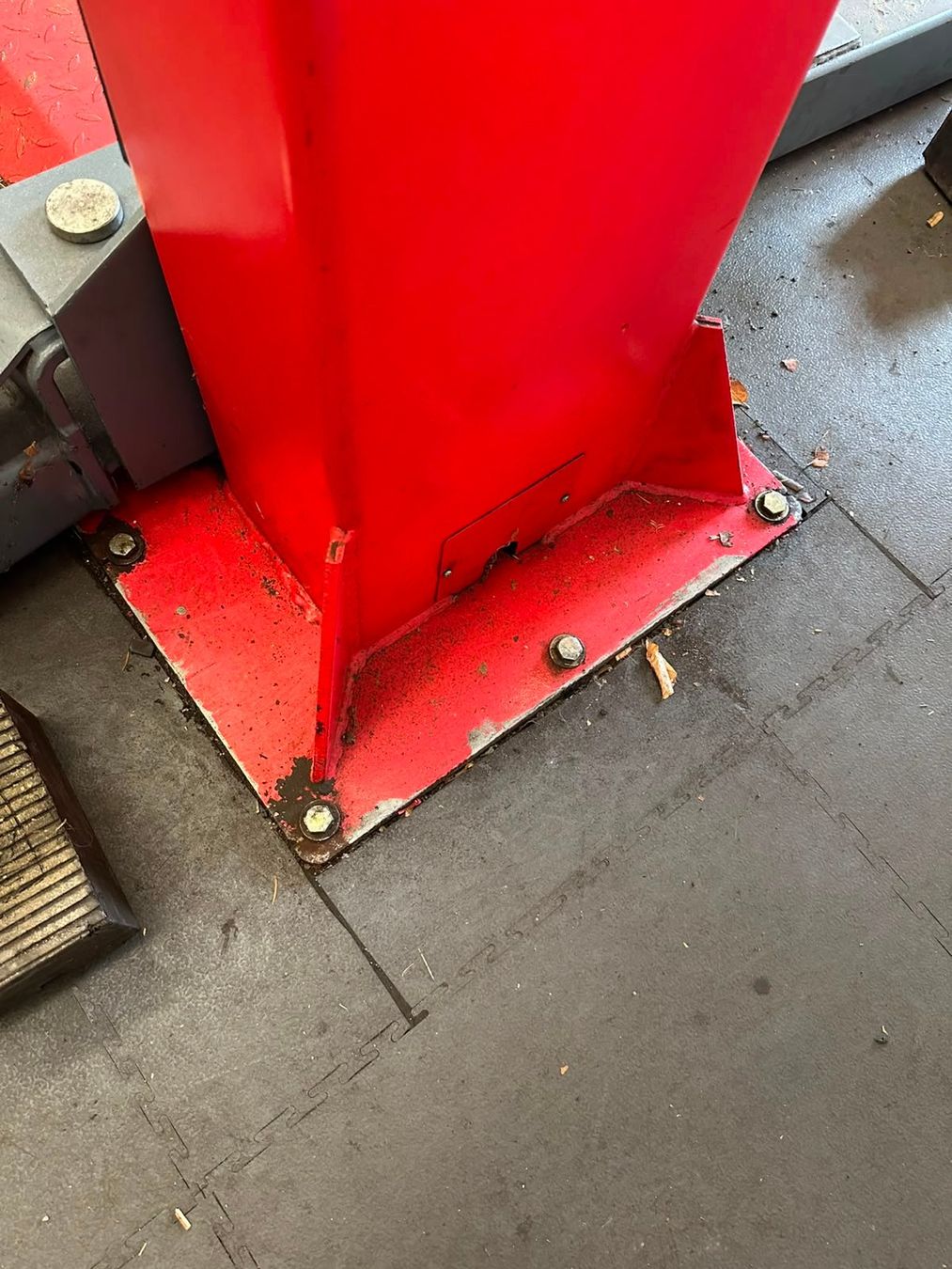 Piattaforme elevatrici & Crick: LAUNCH 2-Säulen-Autolift / Hebebühne 3,2 t, 380 V – Usato da Klingnau venduto da leobox 6