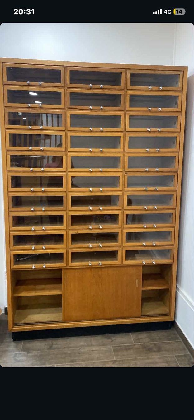 Schränke: Armoire de metier – Gebraucht aus La Neuveville von e_perriard